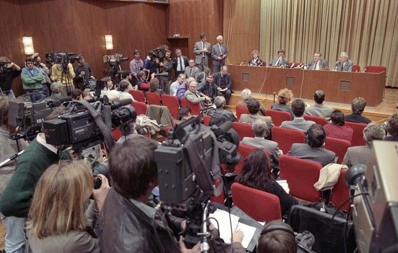 This image has an empty alt attribute; its file name is 1_226.jpg